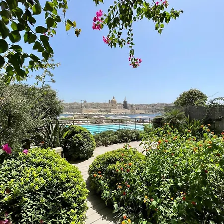 Luxury Facing Valletta Sliema