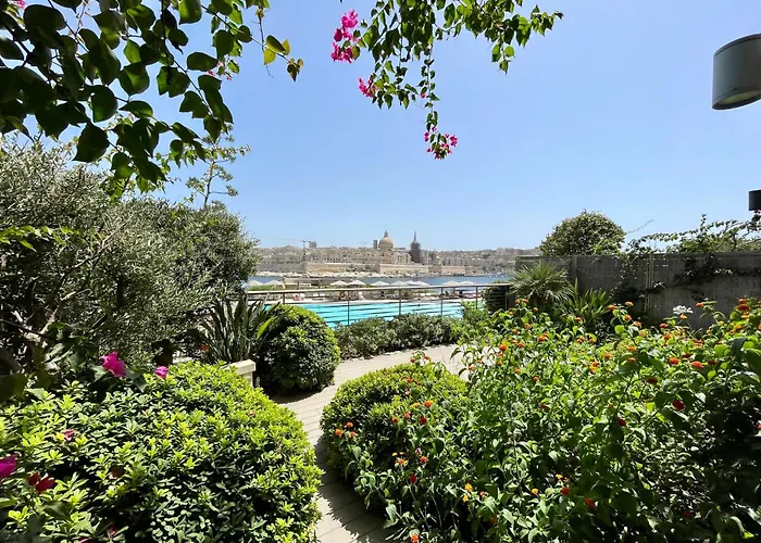 Luxury Facing Valletta スリーマ