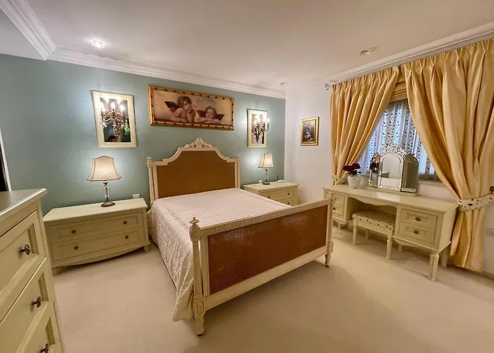 Luxury Facing Valletta Apartment Sliema